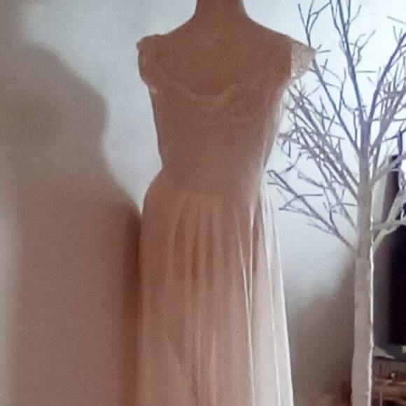 Olga Vintage NWT Black Long Flowing  Negligee Size M And Vanity Fair Negligee 36 - Picture 12 of 15